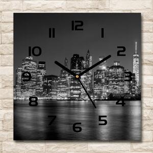 Ceas de sticlă pe perete pătrat Manhattan pe timp de noapte