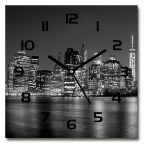Ceas de sticlă pe perete pătrat Manhattan pe timp de noapte