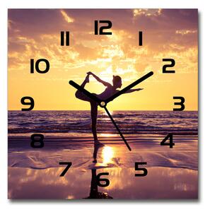 Ceas din sticlă pătrat Yoga pe plajă