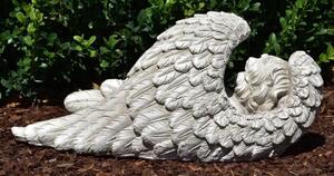 Statueta pentru gradina Ingeras dormind in aripi 41cm