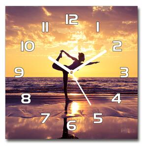 Ceas din sticlă pătrat Yoga pe plajă