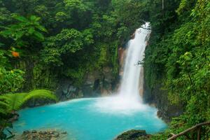 Fototapetă vlies cascada râului celeste 375 x 250 cm