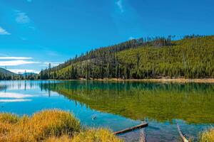Fototapetă vlies lacul yellowstone 375 x 250 cm