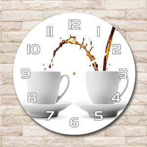 Ceas de sticlă pe perete rotund Turnând cafea