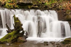 Fototapetă vlies cascada largă 375 x 250 cm