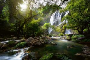 Fototapetă vlies cascada de toamnă 375 x 250 cm