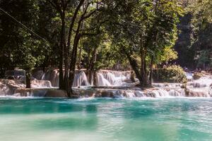 Fototapetă vlies cascada tat sae 375 x 250 cm