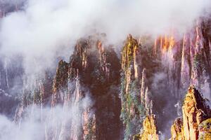 Fototapetă vlies vârfuri colorate 375 x 250 cm