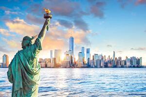 Fototapetă vlies new york cu statuia libertății 375 x 250 cm