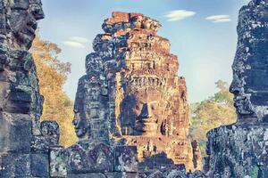 Fototapetă vlies templul bayon 375 x 250 cm