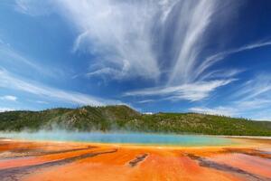 Fototapetă vlies izvorul grand prismatic 375 x 250 cm
