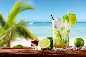Fototapetă vlies mojito pe plajă 375 x 250 cm