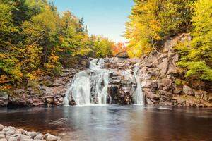 Fototapetă vlies cascada mary ann, canada 375 x 250 cm