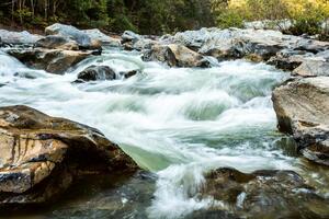 Fototapetă vlies cascada chiang mai 375 x 250 cm