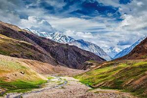 Fototapetă vlies peisaj himalayan 375 x 250 cm