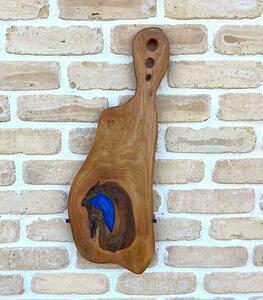 Platou gourmet „Blue River” din nuc masiv și rășină – 57x23x3 cm
