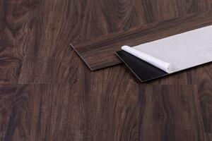 Placă pvc autocolantă pentru podea - nuc bilbao 2,23 m²