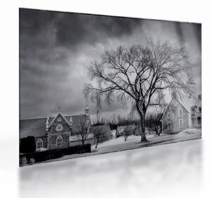 Tablou pe sticlă cu sat alb negru (70x50 cm)