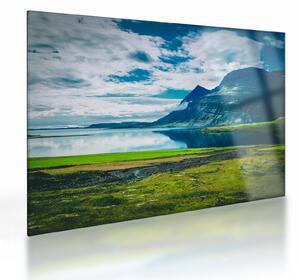Tablou pe sticlă cu lac și munți (70x50 cm)