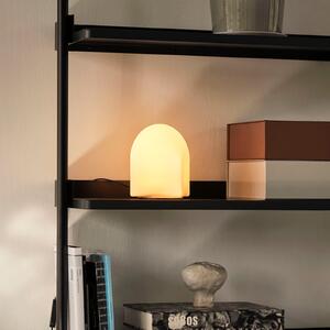 HAY Parade Lampă de masă cu LED coajă albă înălțime 16 cm, reglabil, Alb, Camera de zi / sufragerie, Sticlă, Design