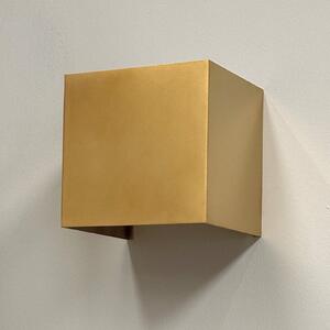 Dyberg Larsen Aplică de perete cu LED Venus, culoarea alamei, Auriu / Alamă, Camera de zi / sufragerie, Aluminiu, Design, Priză de perete sus / jos