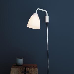 FRITZ HANSEN Caravaggio aplică perete sticlă opal, reglabil, Alb, Camera de zi / sufragerie, Metal, Design