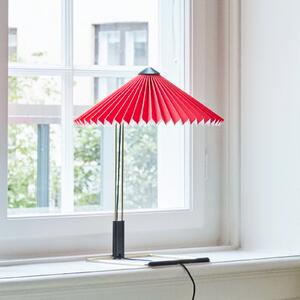 HAY Lampa de masă LED Matin, roșu deschis/alamă, înălțime 38 cm, reglabil, Roșu, Camera de zi / sufragerie, Metal, Design