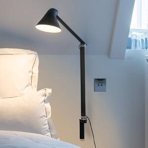 Louis Poulsen NJP aplică per LED, braț lung, negru, Negru, Camera de zi / sufragerie, Metal, Design