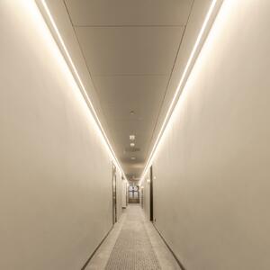 The Light Group Banda LED SLC Ultra Long iCC IP20 30m 240W 2,700K, reglabil, Alb, Camera de zi / sufragerie, Plastic, Modern