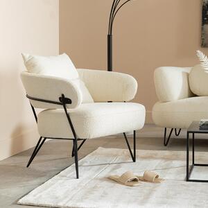 Fotoliu de stil scandinav cu picioare negre de oțel, șezut alb și tapiterie sintetică, perfect pentru un decor modern