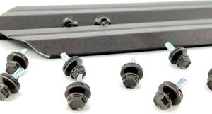 Sipca metalica pentru gard Tisa, RAL 8019 mat, 0.40 mm grosime, 1500 x 115 mm, 25 bucati + 50 bucati surub autoforant