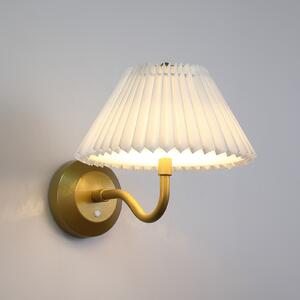 Searchlight Aplică de perete cu LED și baterie DANISH, proiecție 25 cm, metal auriu, reglabil, Auriu / Alamă, Camera de zi / sufragerie, Metal