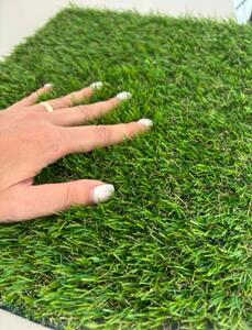 Covor Gazon Iarba Artificiala Produs Belgia, Calitate Premium, Model Fuse 25 mm inaltime fir, Gradinita Loc de Joaca Terasa Curte, Verde Verde, 200 x