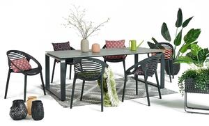 Set mobilier de grădină pentru 6 persoane cu scaune negre Joanna și masă Strong, 100 x 210 cm