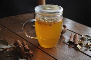 Cană pentru ceai din sticlă cu capac Bambum Denisse, 500 ml