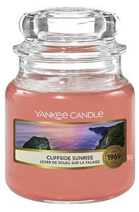 Lumânare parfumată Yankee Candle Cliffside Sunrise, timp de ardere 25 h