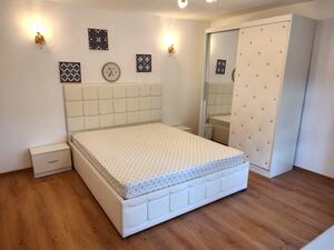 Set Dormitor Regal cu Dulap si Pat Tapitat Alb din piele ecologica 160 cm x 200 cm