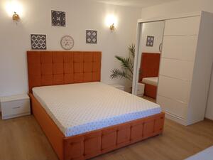 Set Dormitor Regal cu Pat Tapitat Caramiziu 160 cm x 200 cm