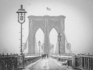 Fotografie Brooklyn Bridge with Snow in Winter, graphiknation