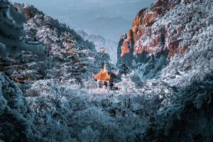 Fotografie Gorgeous pagoda at Huangshan Mountain, Anhui, Jackyenjoyphotography