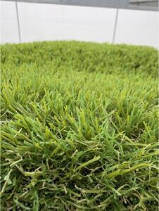 Gazon Artificial Jakarta, Inaltime Fir 30 mm, Latime 2m, Marime 200 x 200 cm, Verde cu Insertii Fire Iarba Uscata, Antialergic, Polipropilena, Curte