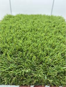 Gazon Artificial Jakarta, Inaltime Fir 30 mm, Latime 2m, Marime 200 x 200 cm, Verde cu Insertii Fire Iarba Uscata, Antialergic, Polipropilena, Curte