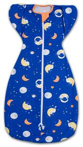 Sistem de infasat bebe Kidizi Swaddel Confort UP Space Cats 1-6 luni – anti reflex Moro, mansete reversibile, 100% bumbac, 0.5 TOG