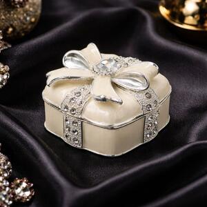 Cutie Bijuterii 6x6 cm în Formă de Cadou cu Fundă și Strasuri AZAY – Casetă Bijuterii Elegantă, Cutie Inel, Cadou Femei cu Ambalaj Premium