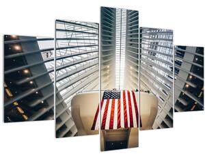 Tablou unei construcții cu steagul SUA (150x105 cm)