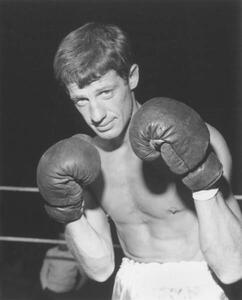 Fotografie Jean Paul Belmondo on Set of Film Magnet of Doom