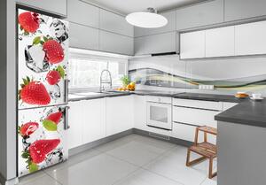 Autocolant pe frigider căpșune