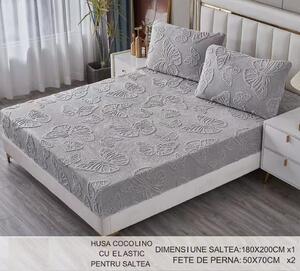 Husa de pat, 2 persoane, cocolino, imprimeu 3D fluturi, 3 piese, cu elastic, 180x200cm, VeluxioHome, gri deschis, HPC355