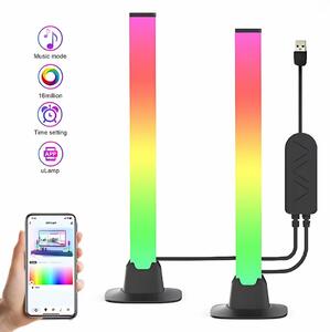 Lumină ambientală inteligentă RGB LED cu bandă luminoasă care răspunde la muzică și control prin aplicație mobilă