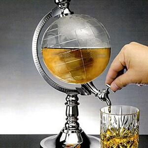 Dispenser de bauturi in forma de Glob Pamantesc